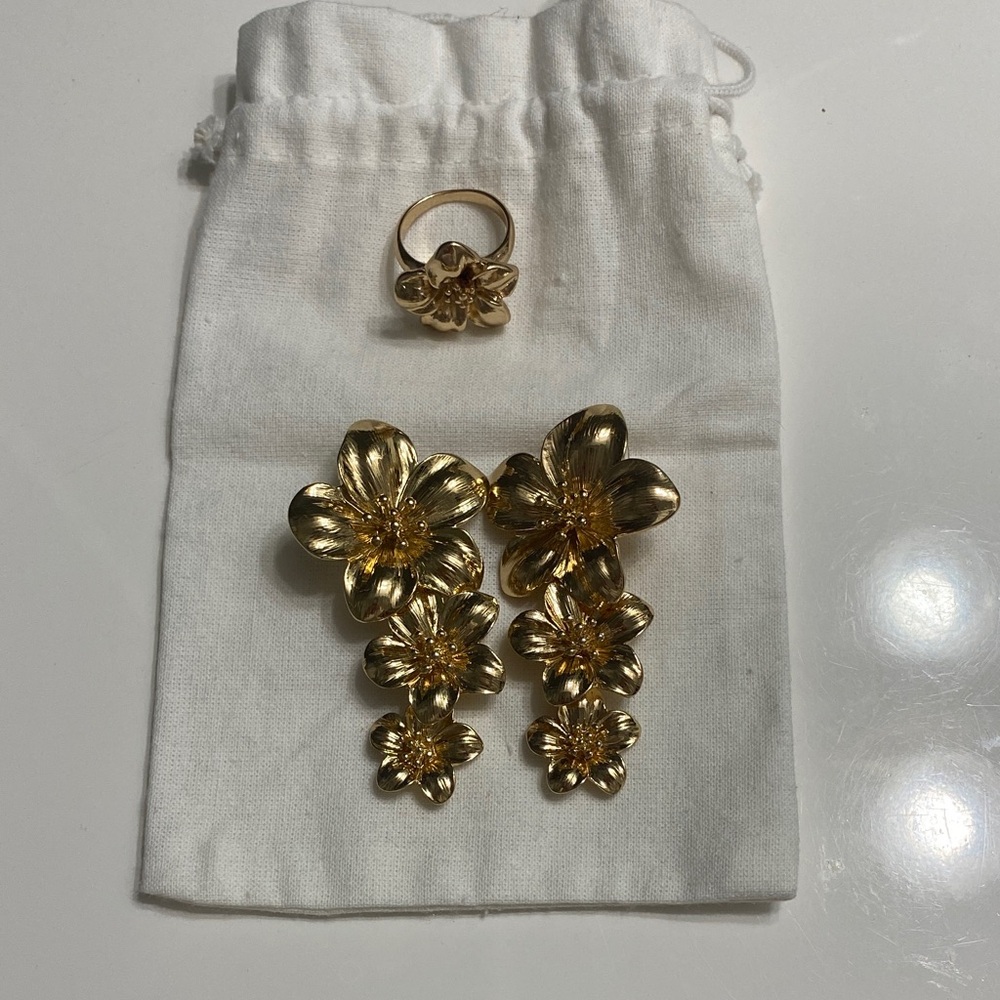 Gold Floral Jewelry Set